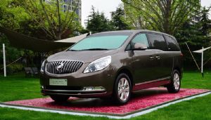 别克gl8商务车