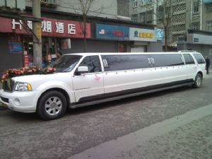 加长领航员·婚车 (6800元天)