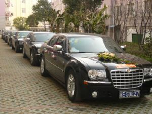 克莱斯勒300C·婚车 (1200元天)