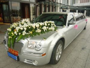 加长克莱斯勒·婚车 (4800元天)